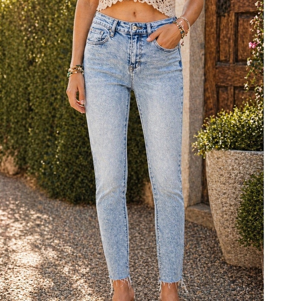 Fashion Nova Womens‎ High Waisted Light Acid Wash Raw Hem Mom Jeans Size 11/30